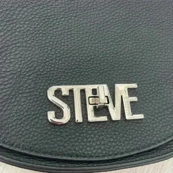 STEVE MADDEN- Turnlock Black Crossbody - Picture 6 of 8